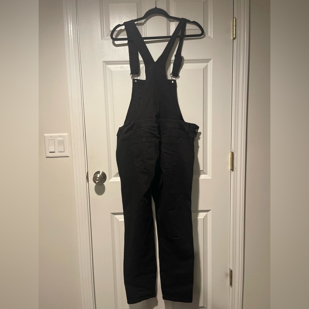 Fall Clean Out ๐๐๐๐ - Picture 2 of 3